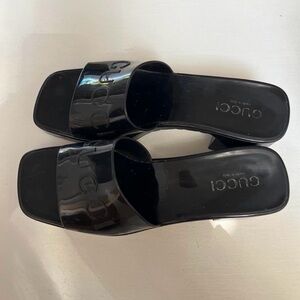 Preloved Gucci  black rubber slides. Size 8.